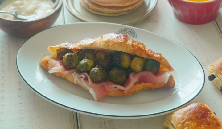 焦がしバター芽キャベツのクロワッサンサンド