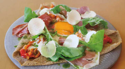 バイヨンヌ生ハムとピーマンの煮込みバスク風ガレット