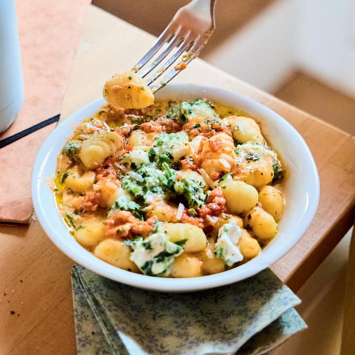 ピカール公式】シェーブルチーズ、ほうれん草とトマトソースのニョッキ